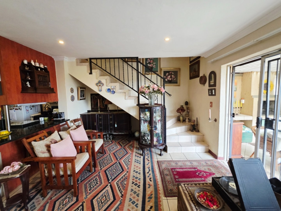 2 Bedroom Property for Sale in La Montagne Gauteng