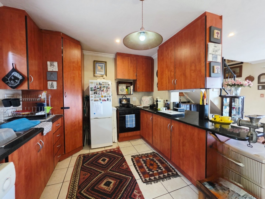 2 Bedroom Property for Sale in La Montagne Gauteng