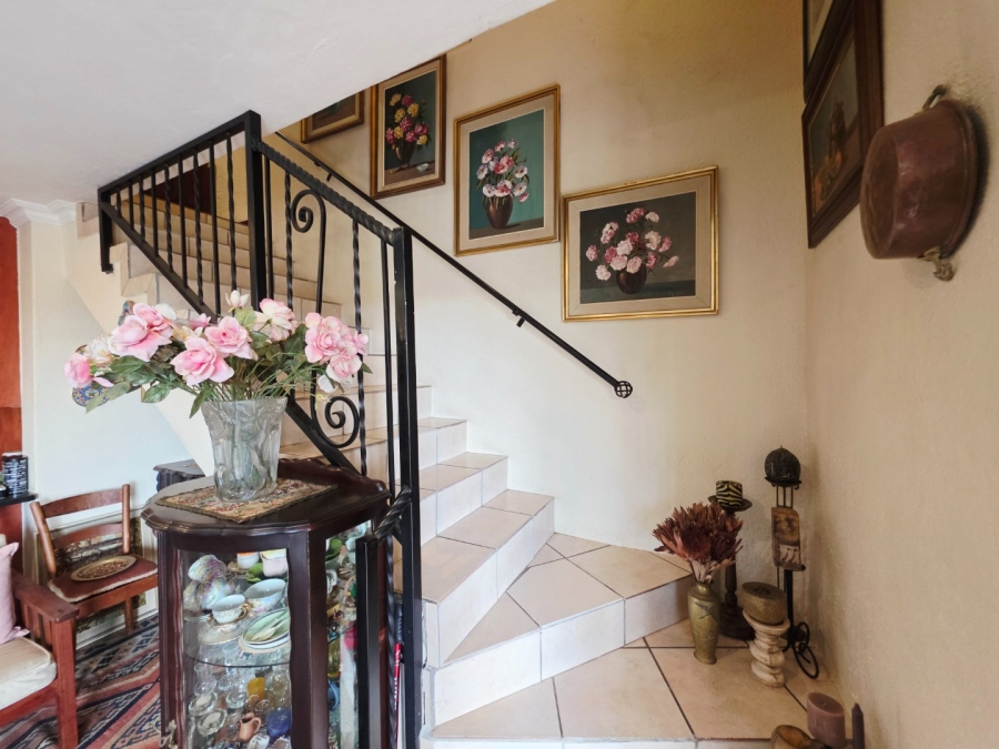 2 Bedroom Property for Sale in La Montagne Gauteng