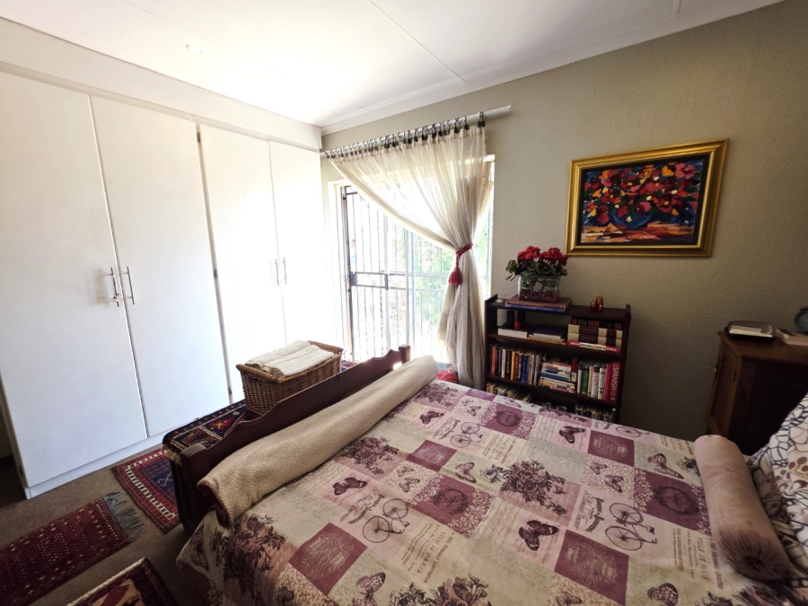 2 Bedroom Property for Sale in La Montagne Gauteng