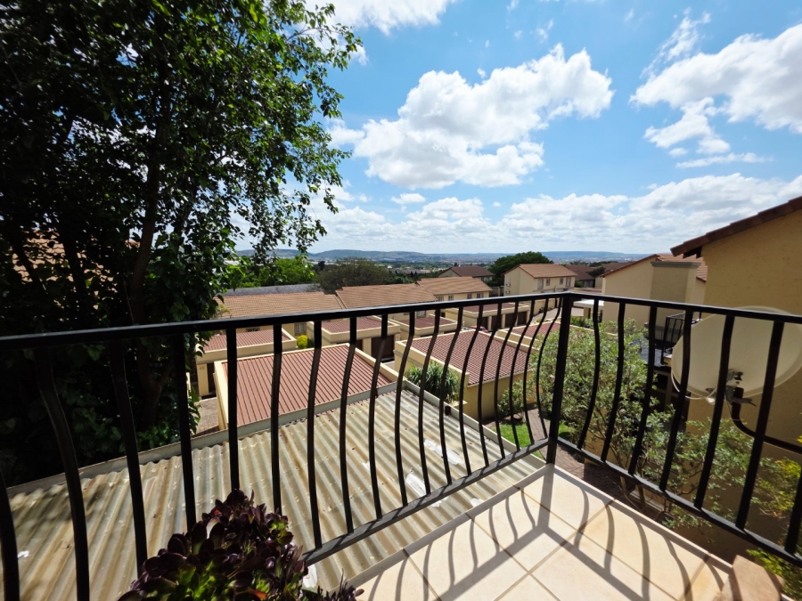 2 Bedroom Property for Sale in La Montagne Gauteng