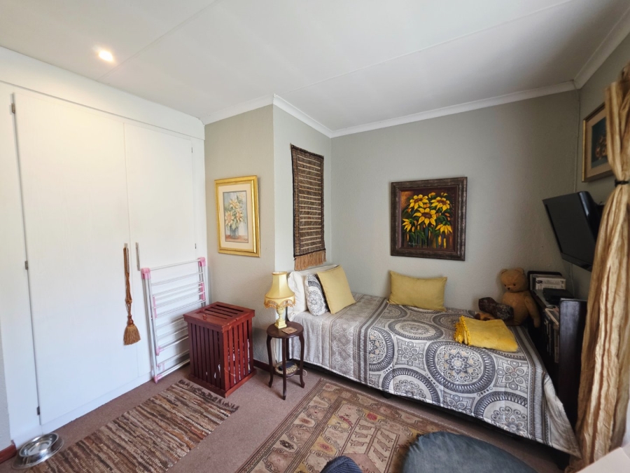 2 Bedroom Property for Sale in La Montagne Gauteng