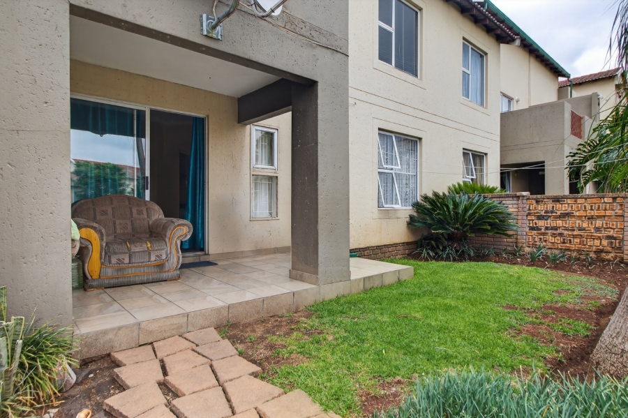 2 Bedroom Property for Sale in Bromhof Gauteng