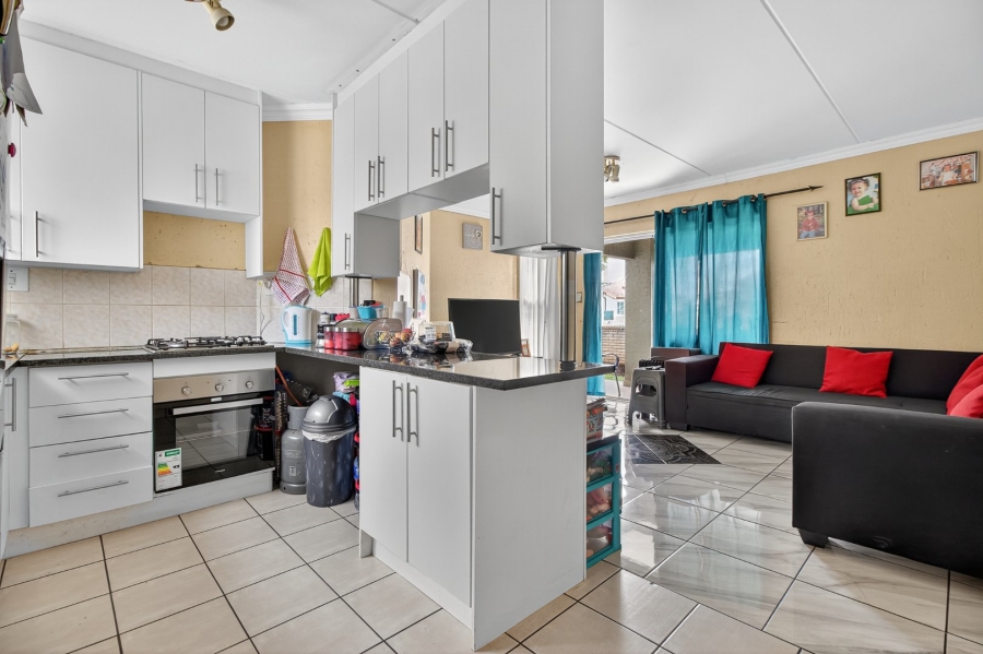 2 Bedroom Property for Sale in Bromhof Gauteng