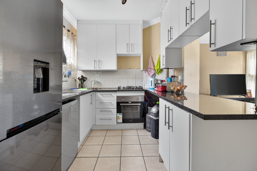 2 Bedroom Property for Sale in Bromhof Gauteng