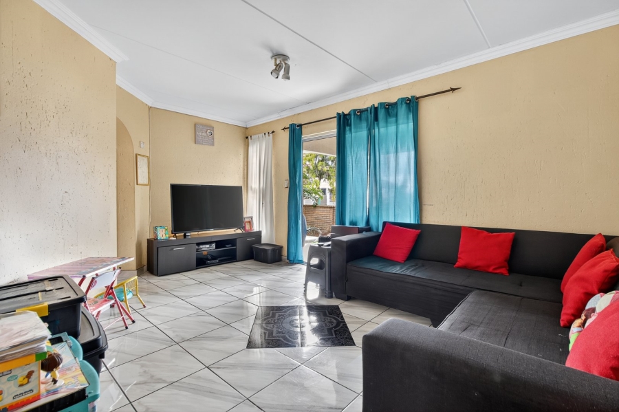 2 Bedroom Property for Sale in Bromhof Gauteng