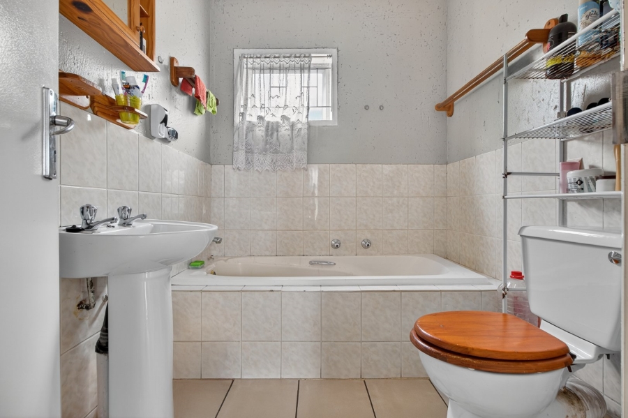 2 Bedroom Property for Sale in Bromhof Gauteng