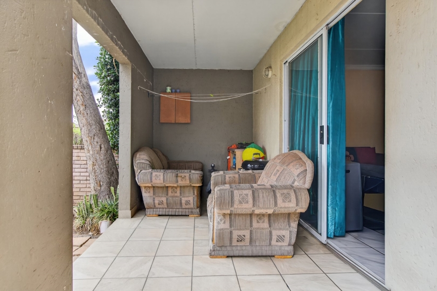 2 Bedroom Property for Sale in Bromhof Gauteng