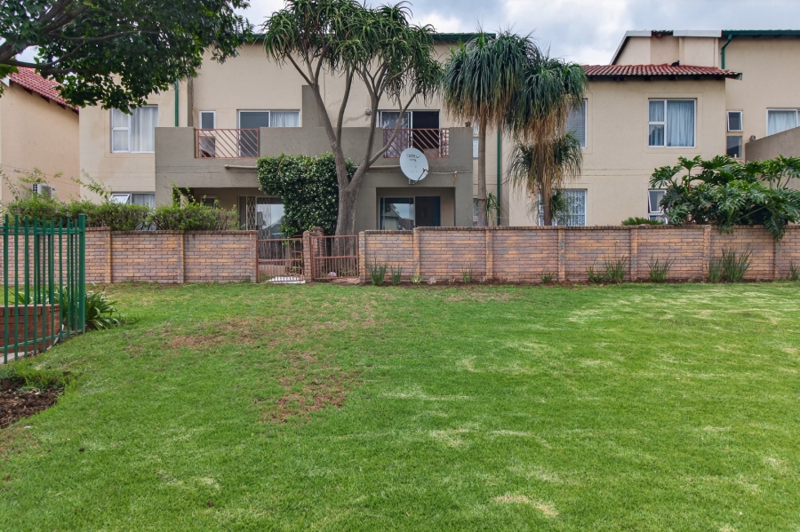 2 Bedroom Property for Sale in Bromhof Gauteng