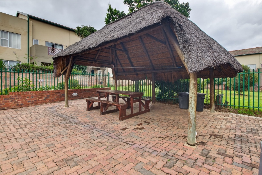 2 Bedroom Property for Sale in Bromhof Gauteng