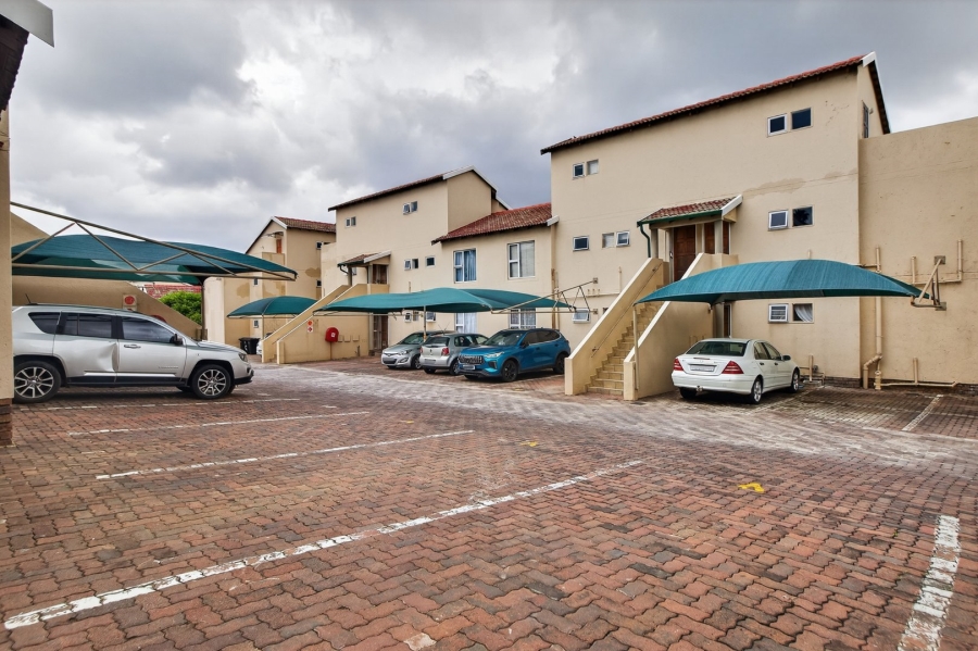 2 Bedroom Property for Sale in Bromhof Gauteng