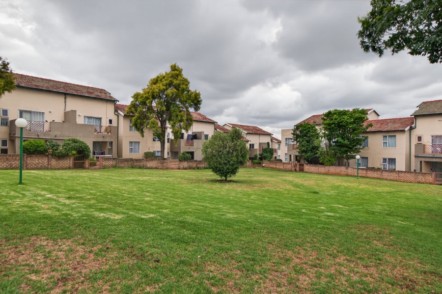 2 Bedroom Property for Sale in Bromhof Gauteng