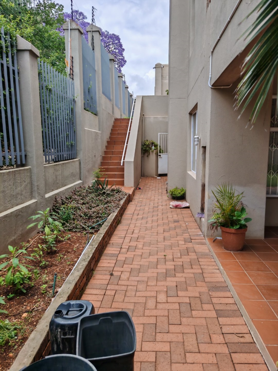 7 Bedroom Property for Sale in Observatory Gauteng