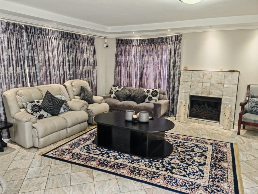 7 Bedroom Property for Sale in Observatory Gauteng