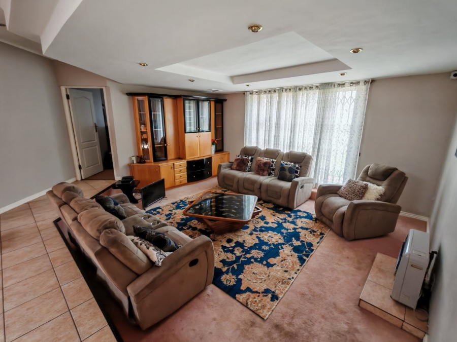 7 Bedroom Property for Sale in Observatory Gauteng