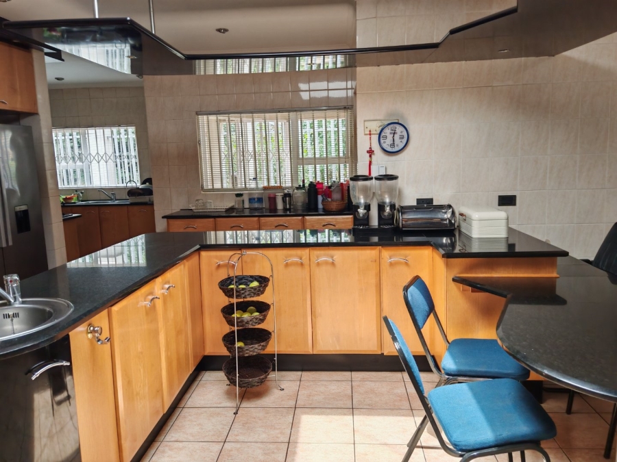7 Bedroom Property for Sale in Observatory Gauteng
