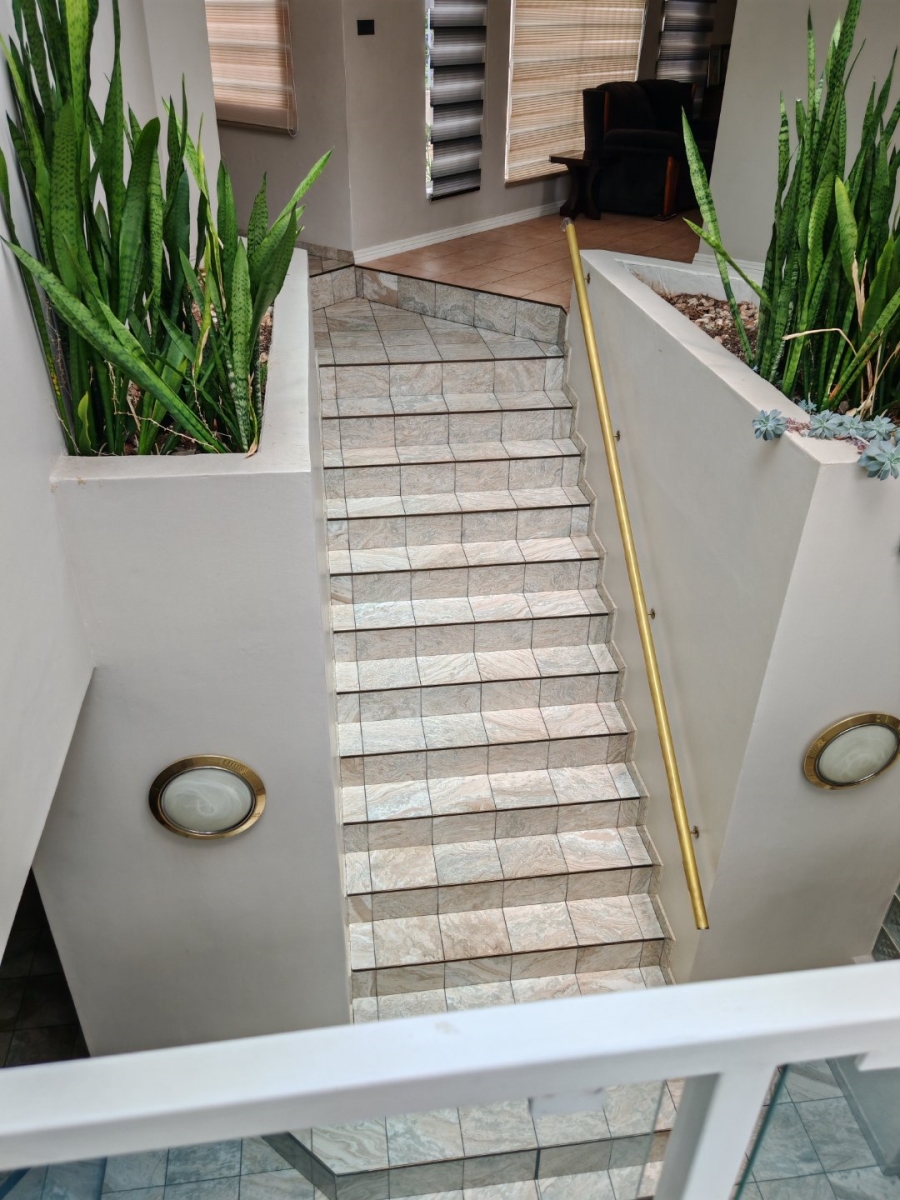 7 Bedroom Property for Sale in Observatory Gauteng