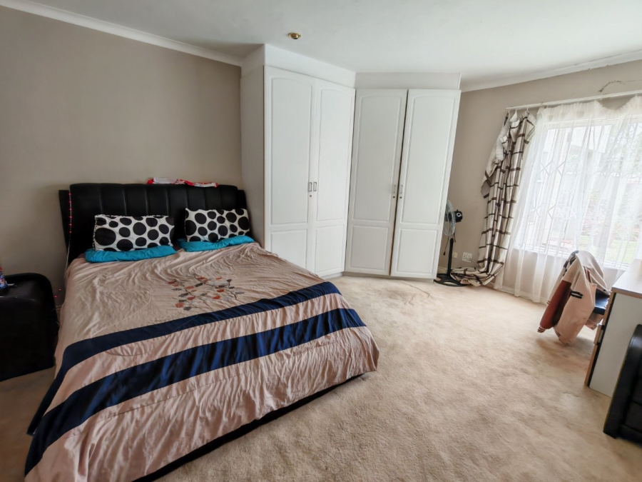 7 Bedroom Property for Sale in Observatory Gauteng