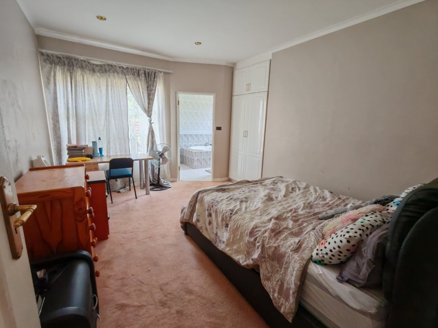 7 Bedroom Property for Sale in Observatory Gauteng