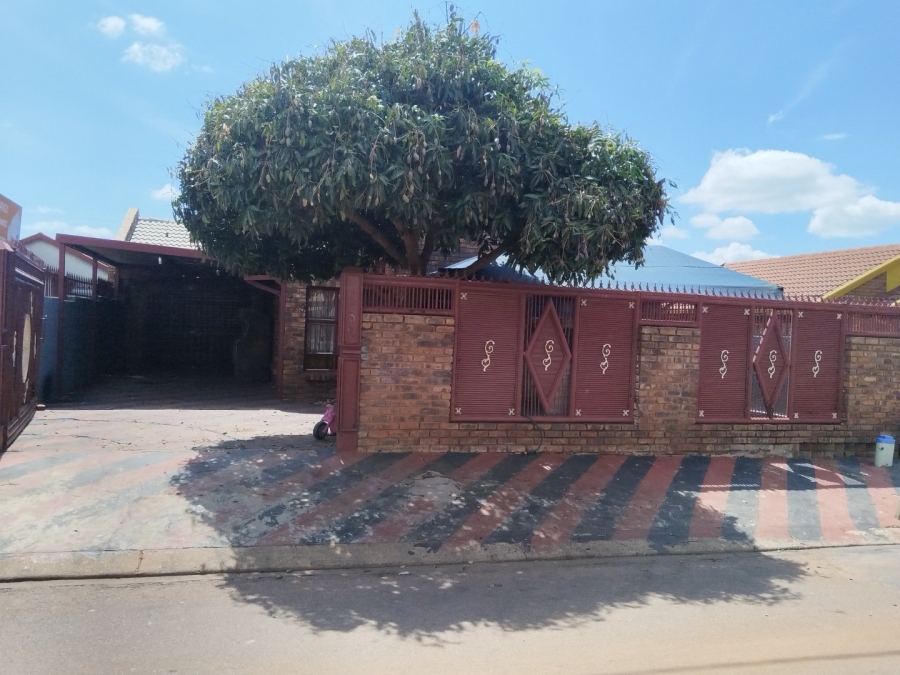 4 Bedroom Property for Sale in Soshanguve XX Gauteng