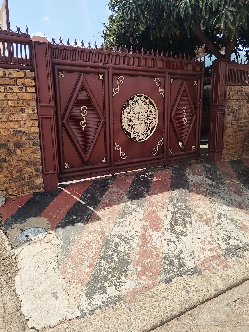 4 Bedroom Property for Sale in Soshanguve XX Gauteng