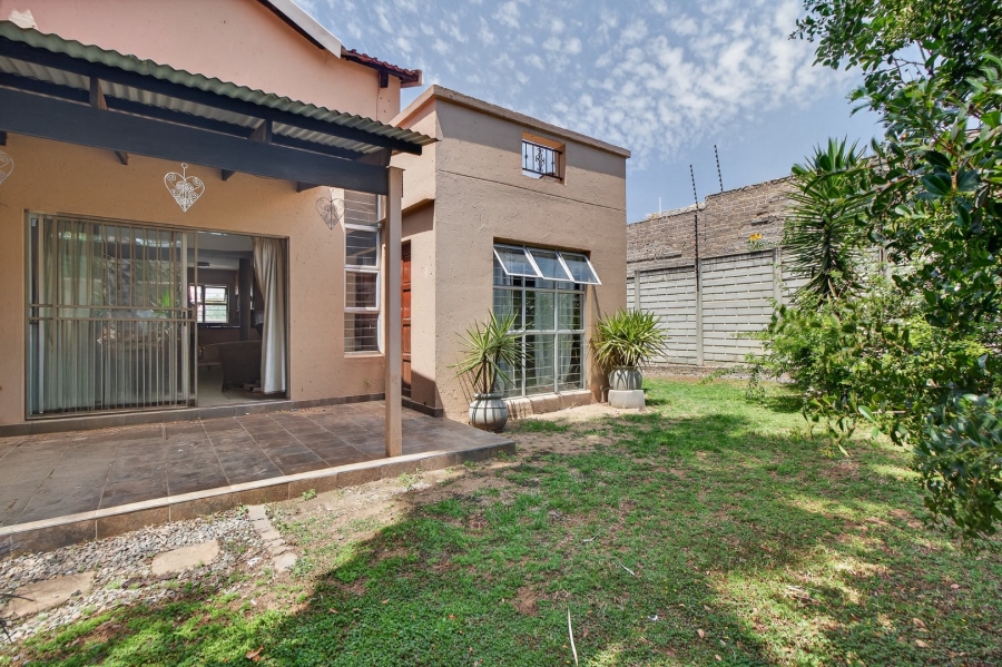 2 Bedroom Property for Sale in Noordhang Gauteng