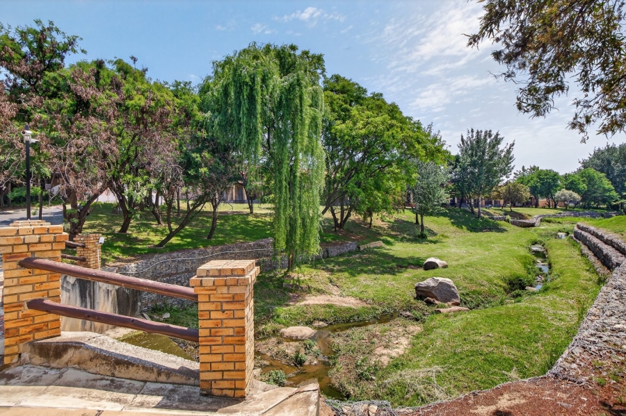 2 Bedroom Property for Sale in Noordhang Gauteng
