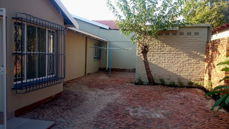 3 Bedroom Property for Sale in Nieuw Muckleneuk Gauteng