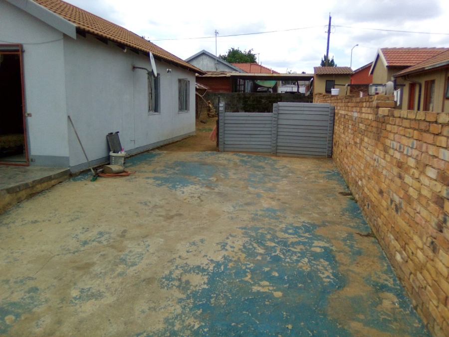 3 Bedroom Property for Sale in Lotus Gardens Gauteng