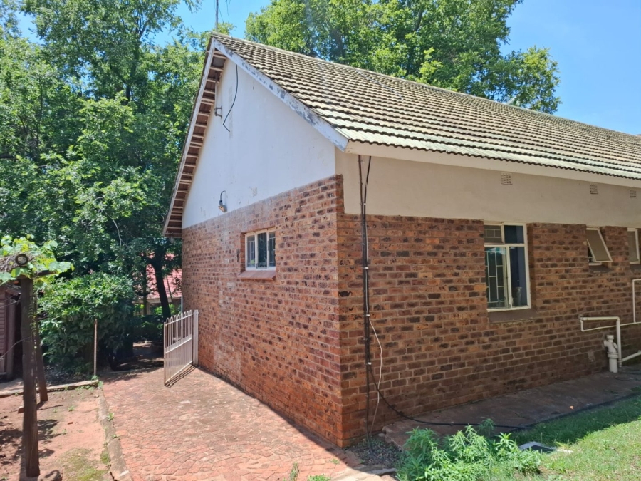 5 Bedroom Property for Sale in Pretoria North Gauteng