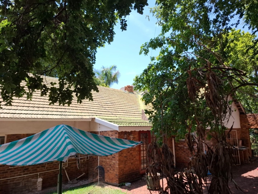 5 Bedroom Property for Sale in Pretoria North Gauteng