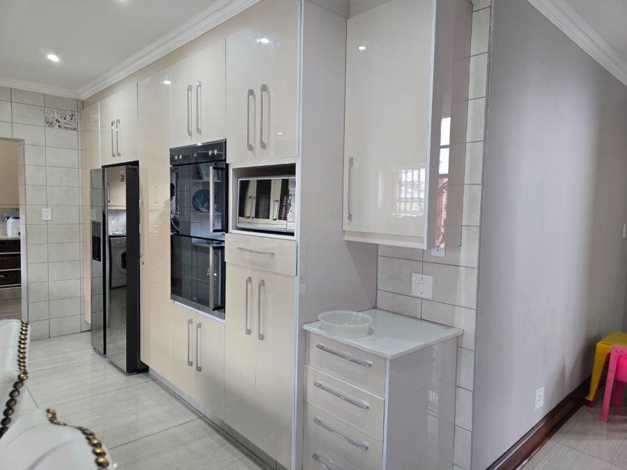 To Let 5 Bedroom Property for Rent in Comet Gauteng