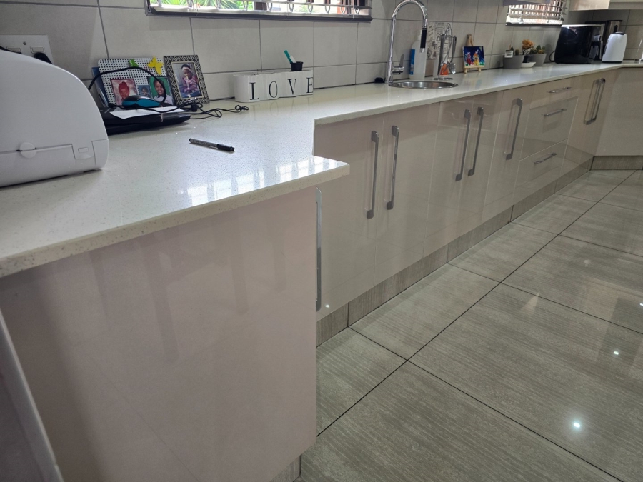 To Let 5 Bedroom Property for Rent in Comet Gauteng