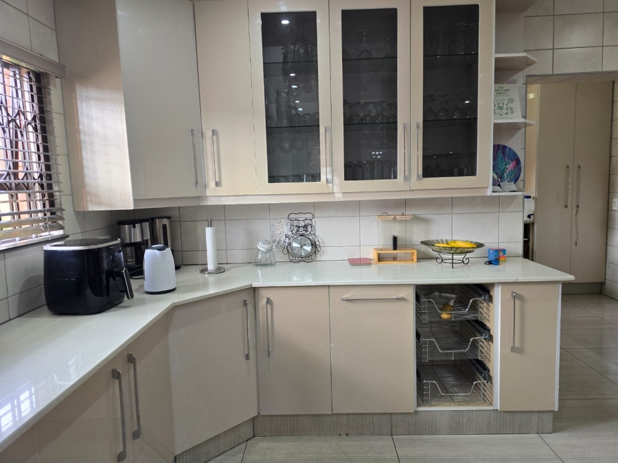 To Let 5 Bedroom Property for Rent in Comet Gauteng
