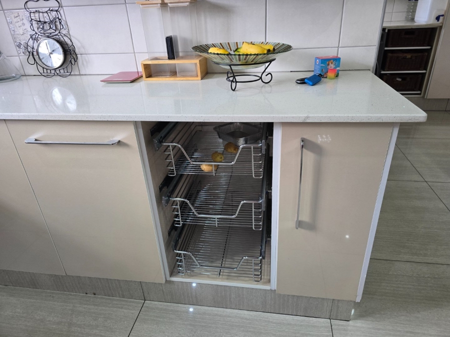 To Let 5 Bedroom Property for Rent in Comet Gauteng