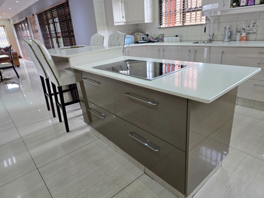 To Let 5 Bedroom Property for Rent in Comet Gauteng