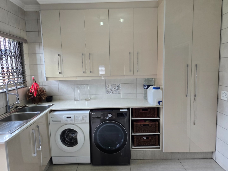To Let 5 Bedroom Property for Rent in Comet Gauteng