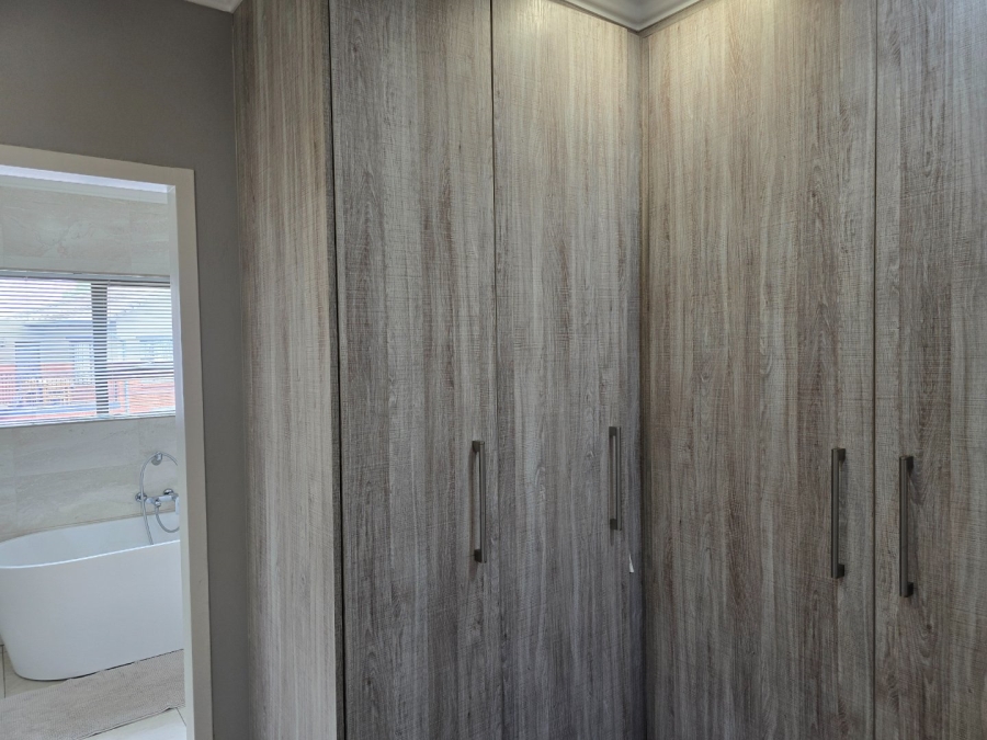 To Let 5 Bedroom Property for Rent in Comet Gauteng