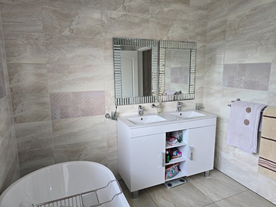 To Let 5 Bedroom Property for Rent in Comet Gauteng