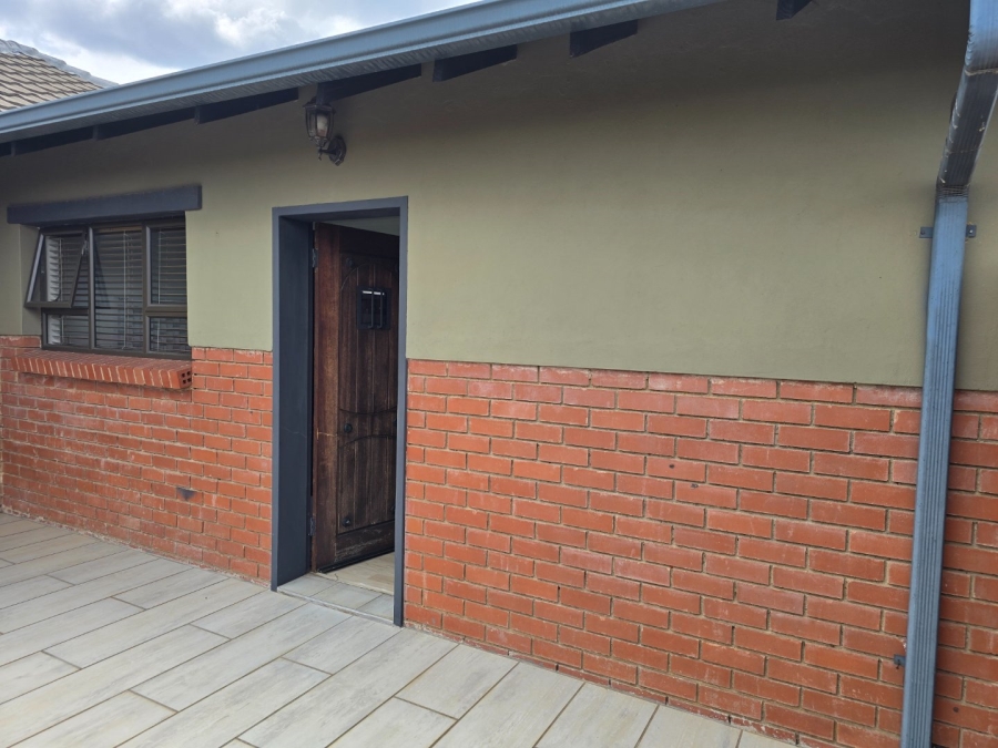 To Let 5 Bedroom Property for Rent in Comet Gauteng