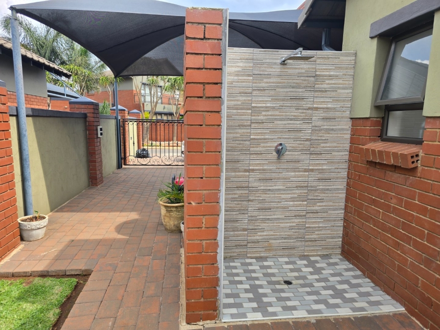To Let 5 Bedroom Property for Rent in Comet Gauteng