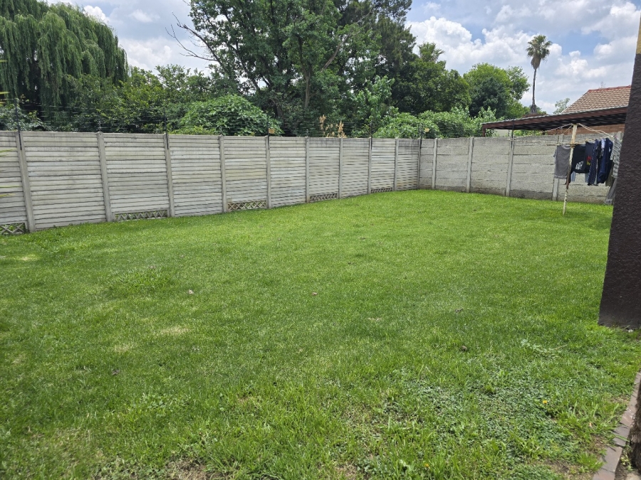 To Let 2 Bedroom Property for Rent in Witfield Gauteng