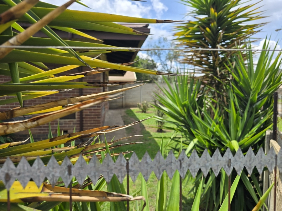 To Let 2 Bedroom Property for Rent in Witfield Gauteng