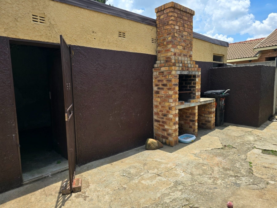 To Let 2 Bedroom Property for Rent in Witfield Gauteng