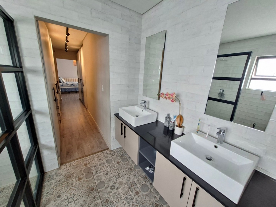 3 Bedroom Property for Sale in Six Fountains Residential Estate Gauteng