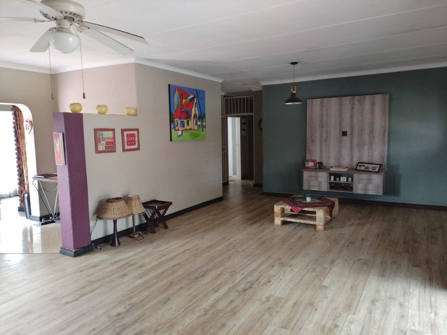 4 Bedroom Property for Sale in Petersfield Gauteng