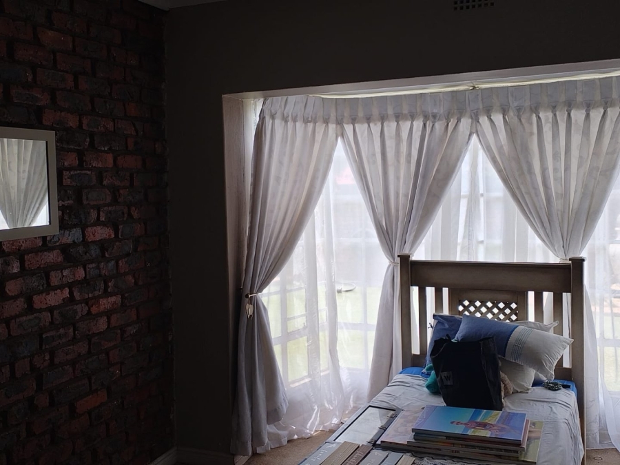 4 Bedroom Property for Sale in Petersfield Gauteng