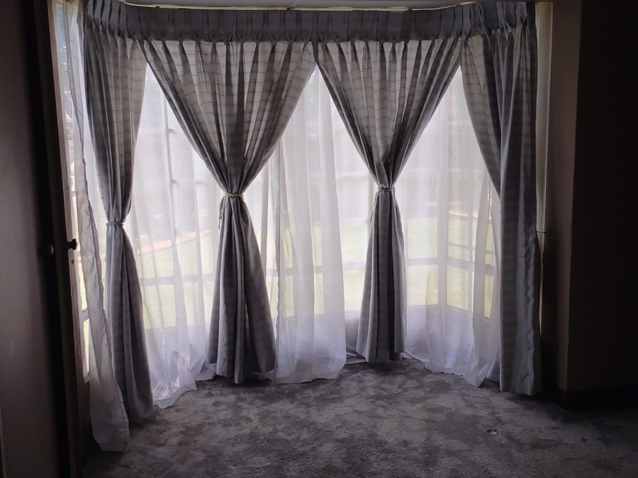 4 Bedroom Property for Sale in Petersfield Gauteng