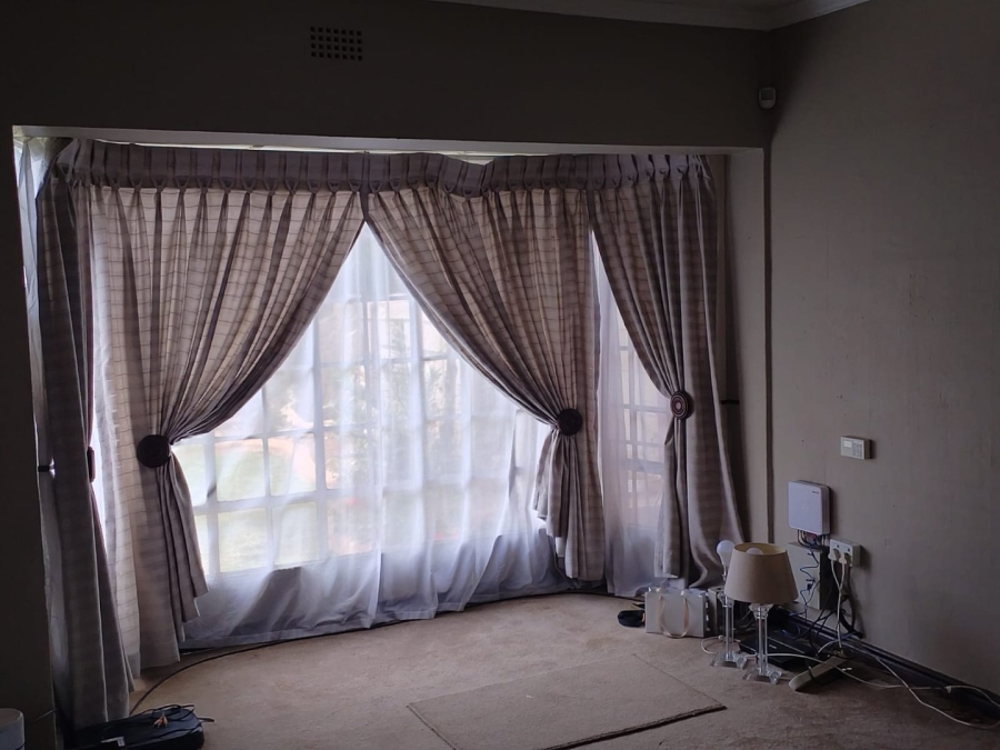 4 Bedroom Property for Sale in Petersfield Gauteng