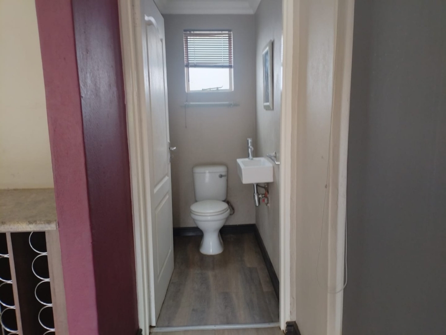 4 Bedroom Property for Sale in Petersfield Gauteng